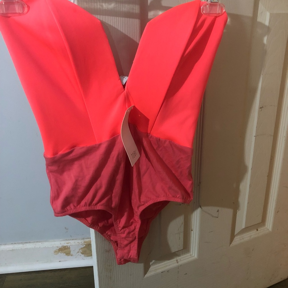 Tobi, low cut bodysuit. Size S